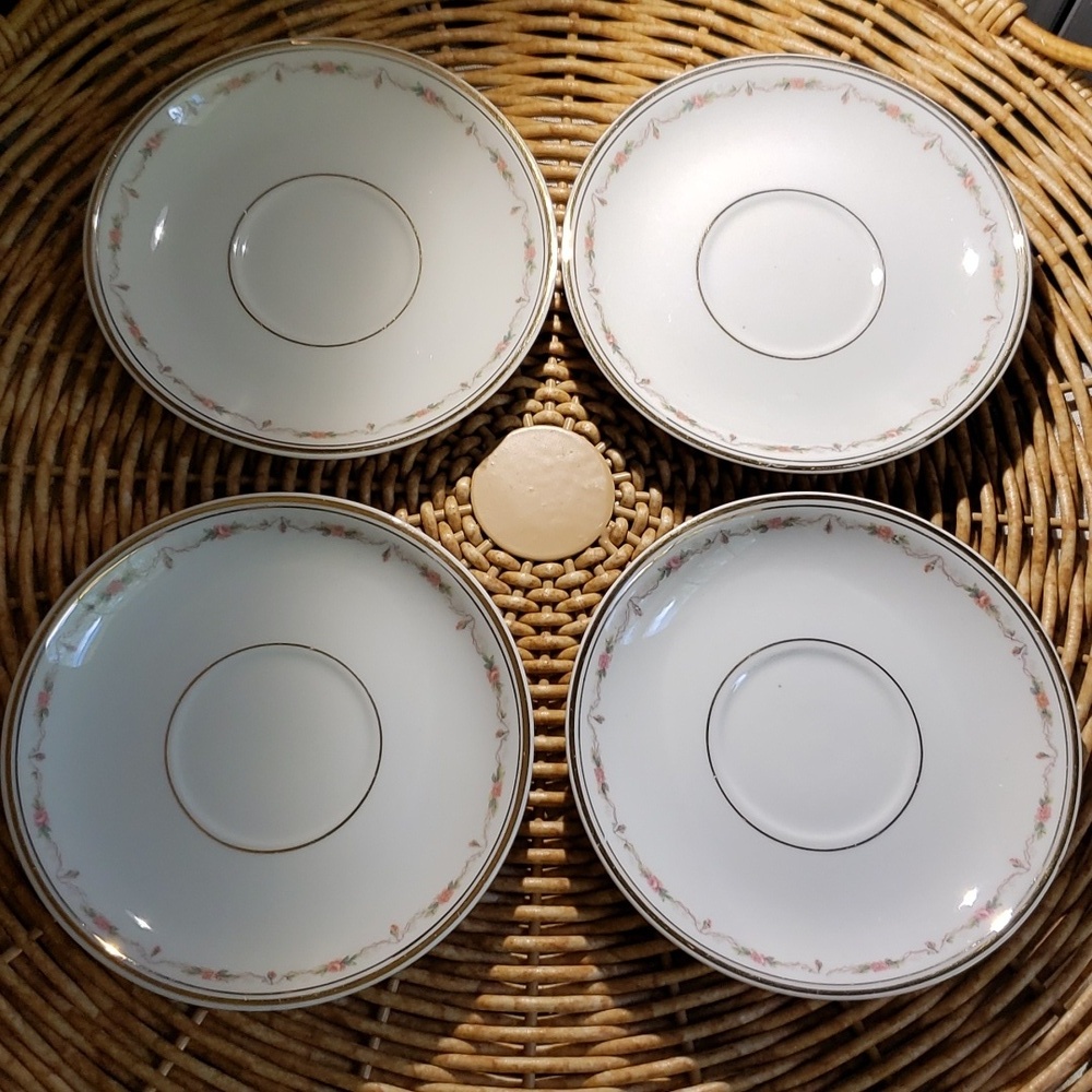 Warwick replacement bone China vtg set of four saucers 5in